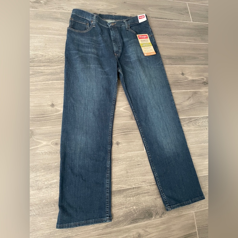 Wrangler 34x30 Men's Dark Blue Jeans
